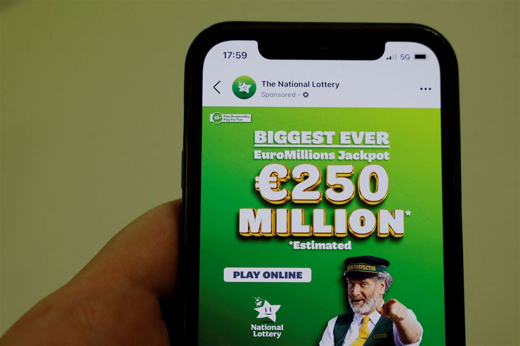 En mobiltelefon viser EuroMillions-app'en.