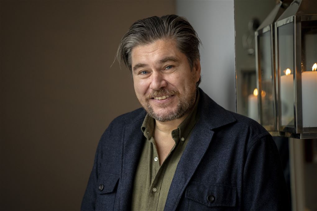 portræt af smilende mand